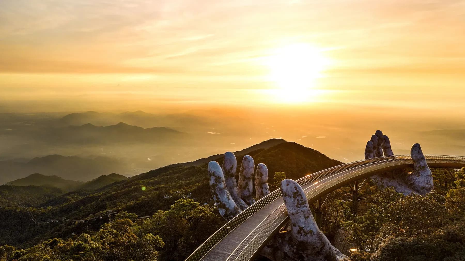 Pemandangan pegunungan untuk inspirasi private trip